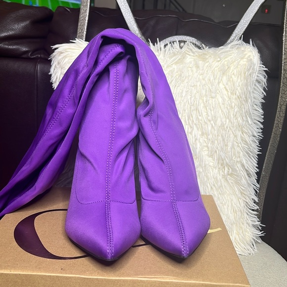 Purple boots - Picture 2 of 4